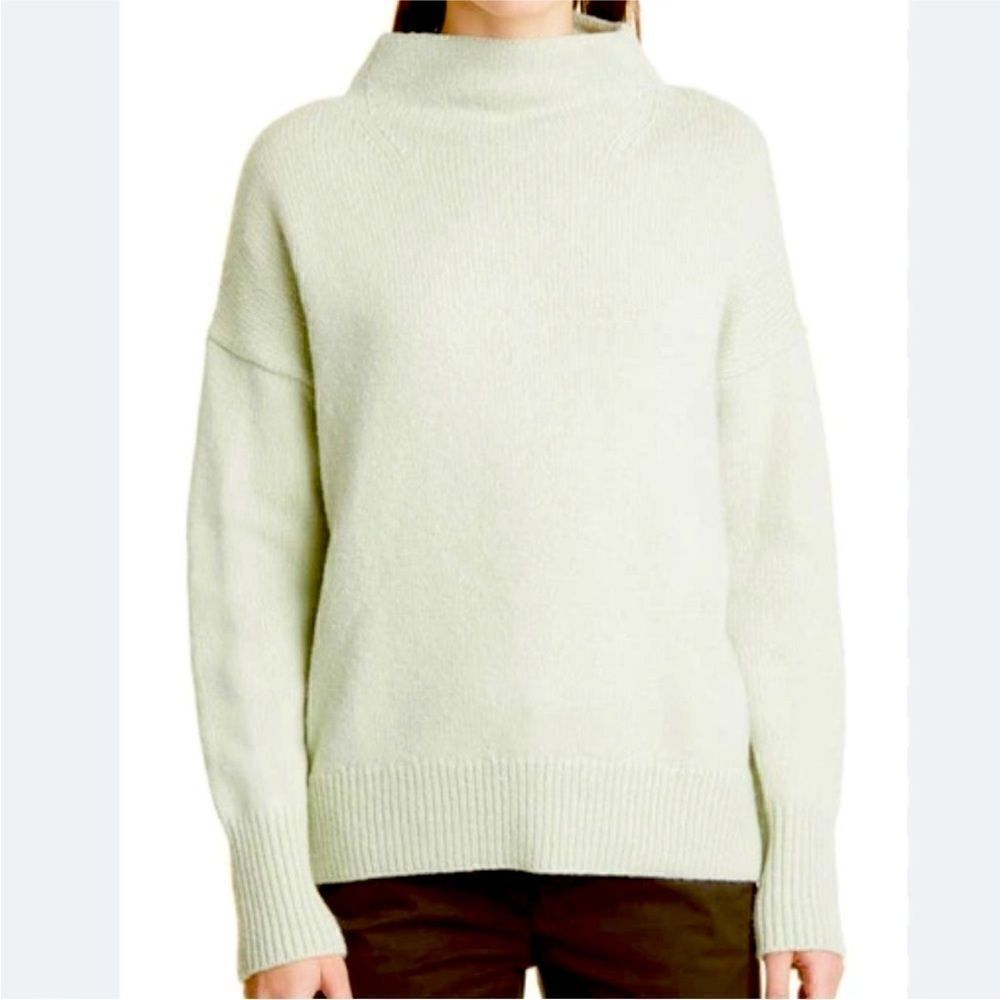 Vince NWT Marbled Funnel Neck Wool Blend Sweater in Celery/Off-white in size XS